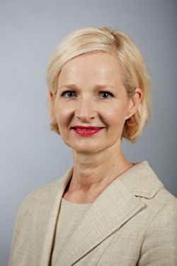 Manuela Jost — Version 1