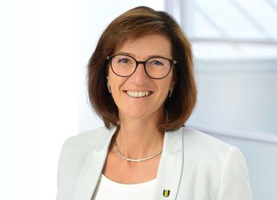 Sandra Elliscasis-Fasani — Versiun 1