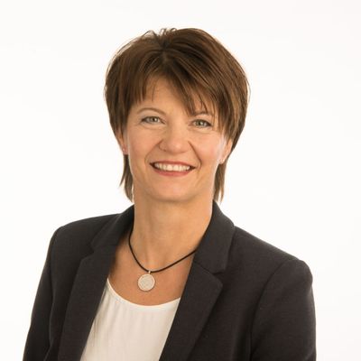 Esther Schlatter — Versão 1
