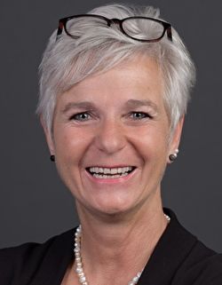 Monika Füllemann — Versiun 1