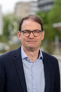 Richard Sägesser — Versione 1