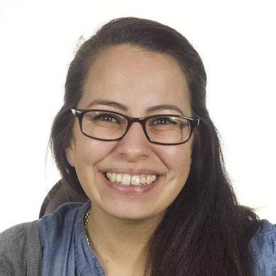 Ezgi Akyol — Versiun 1