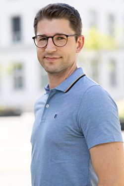 Simon Käch — Version 1