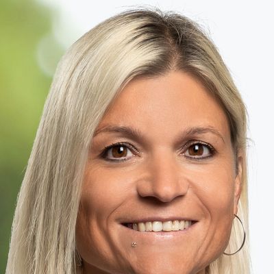 Denise Strasser — Version 1