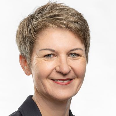 Annegret Hebeisen-Christen — Versiun 1