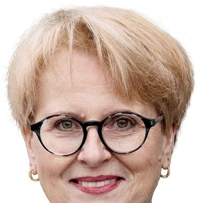 Carmen Holdener — Version 1