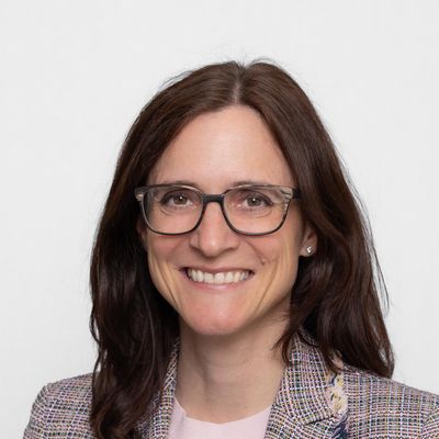 Yvonne Suter — Version 1