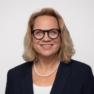 Nicole Hayoz — Version 1
