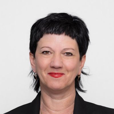Alexandra Akeret — Version 2