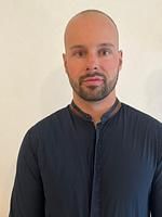 Brian Neukom — Versão 1