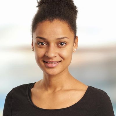Sarah Akanji — Versiun 1
