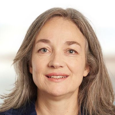 Esther Straub — Version 1